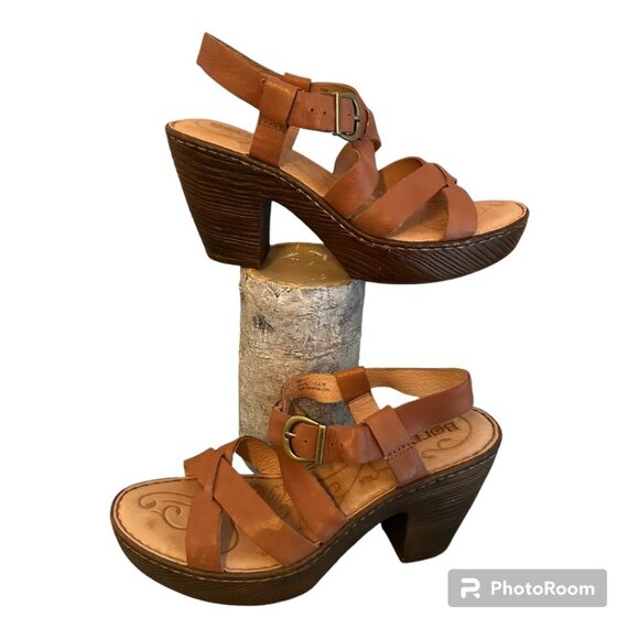 Born Tan Sandals with Chunky Heel and Adjustable Straps - Picture 1 of 12